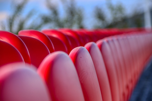 競爭激烈的 競爭激烈的